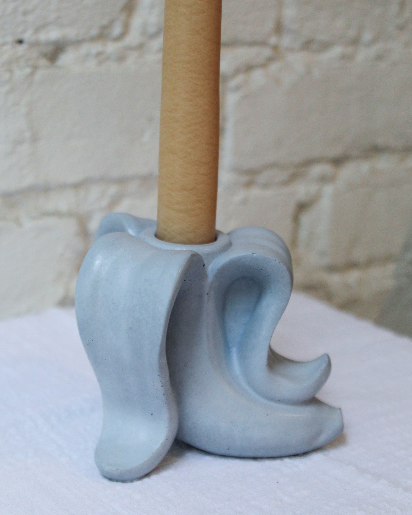 9 CHRISTOPHER Banana Concrete Candle Holder in Blue
