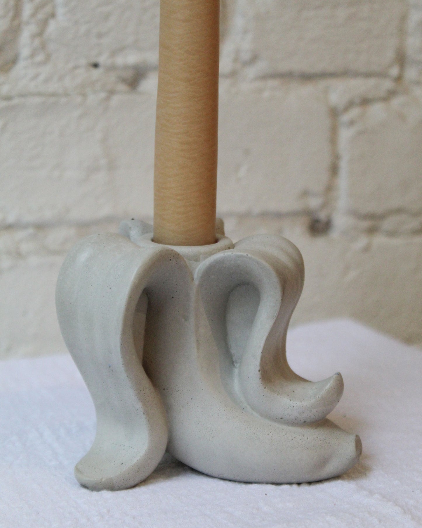 9 CHRISTOPHER Banana Concrete Candle Holder in Grey