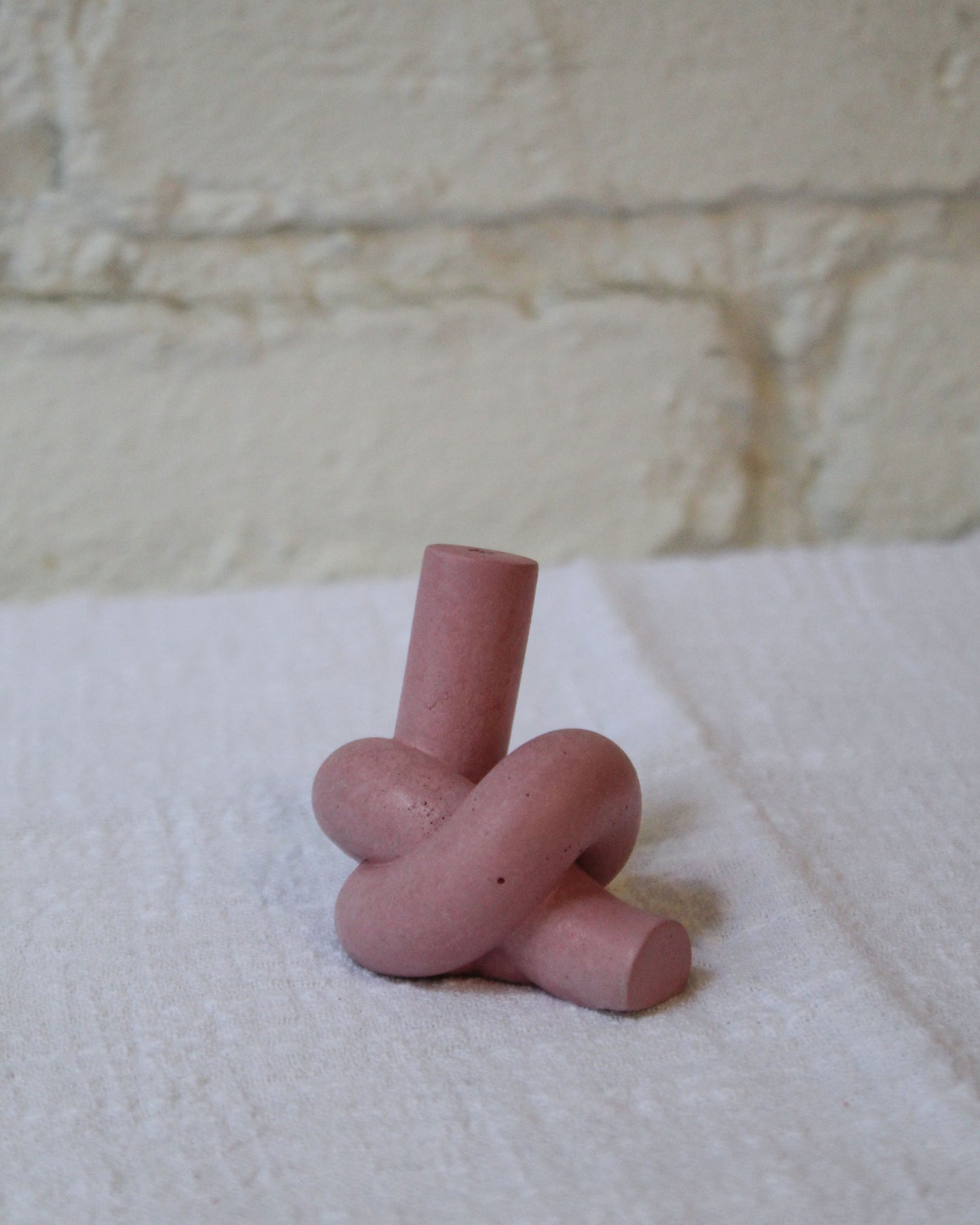 9 CHRISTOPHER Knot Incense Holder in Pink