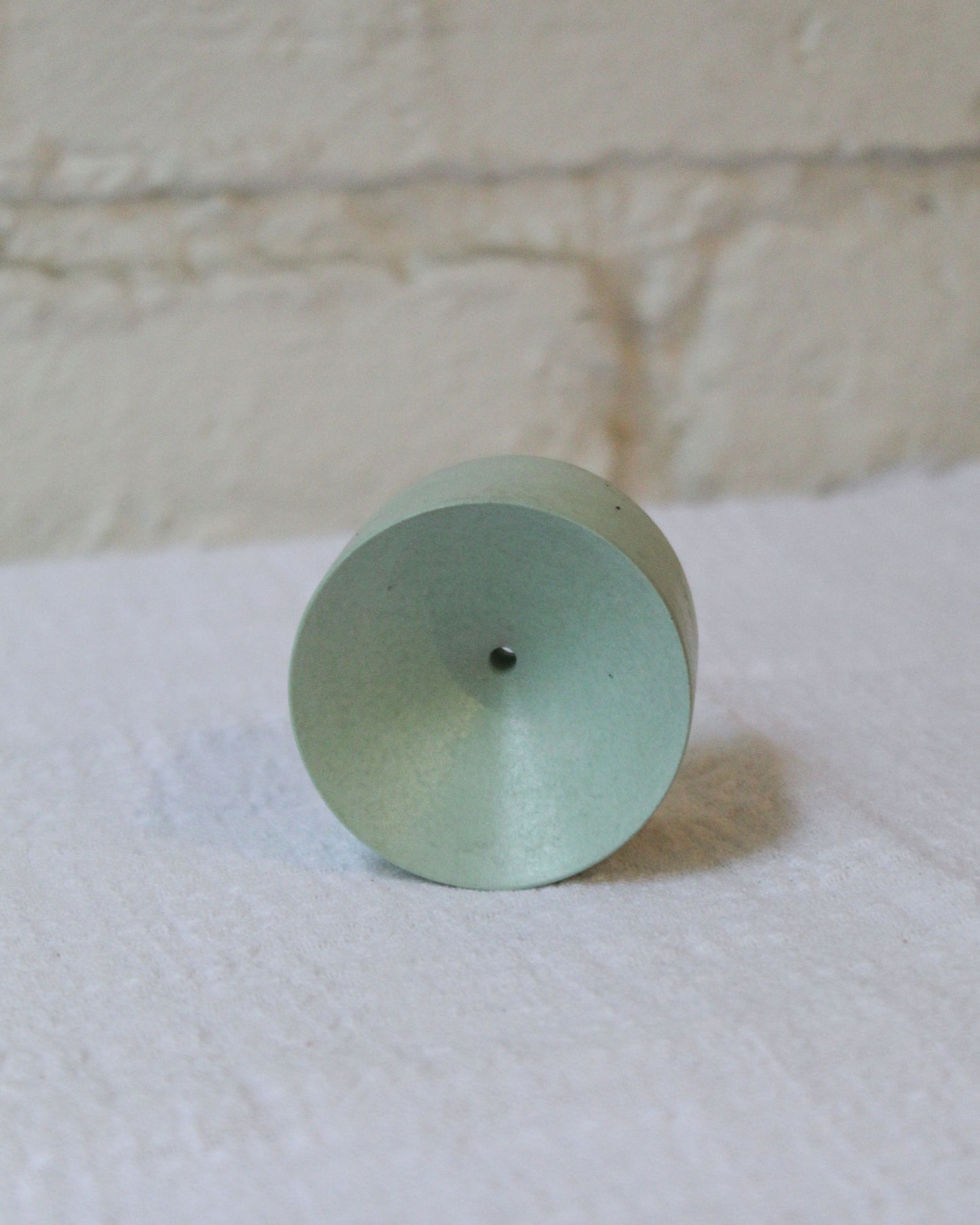 9 CHRISTOPHER Drip Incense Holder in Green