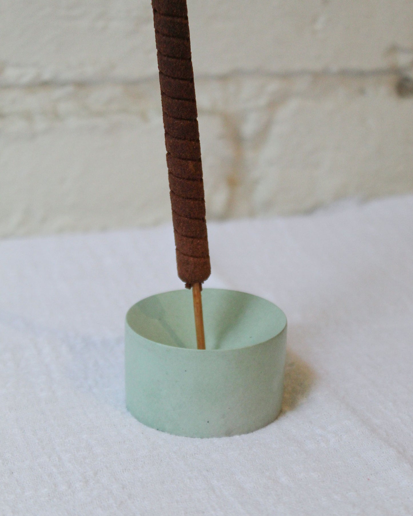 9 CHRISTOPHER Drip Incense Holder in Green