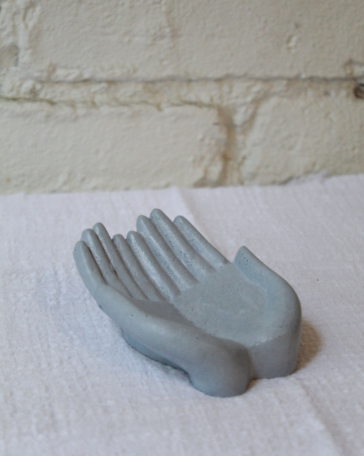 9 CHRISTOPHER Double Palm Concrete Catchall in Blue