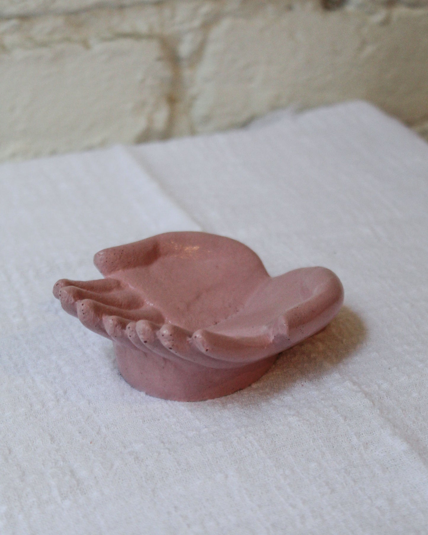 9 CHRISTOPHER Double Palm Concrete Object in Pink
