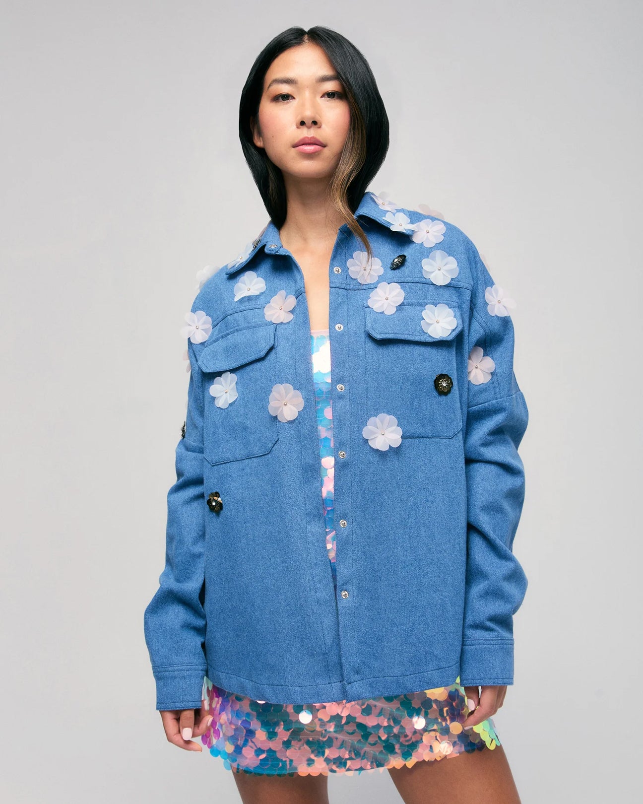 HILARY MACMILLAN Oversized Jacket with Flower Appliqué in Denim