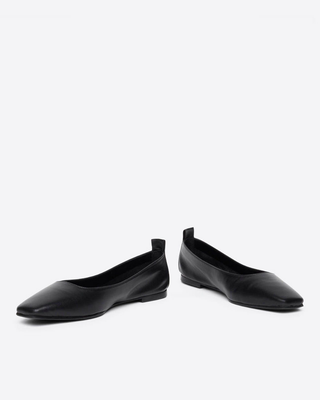 INTENTIONALLY BLANK Image Natural Sole Flat in Black