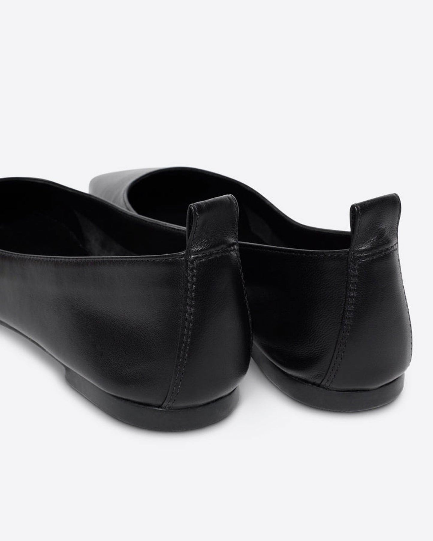 INTENTIONALLY BLANK Image Natural Sole Flat in Black