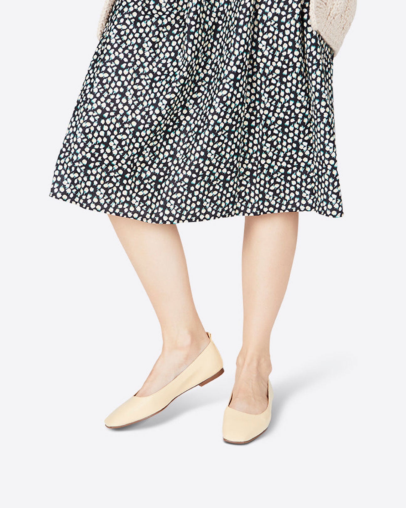 INTENTIONALLY BLANK Image Natural Sole Flat in Eggnog