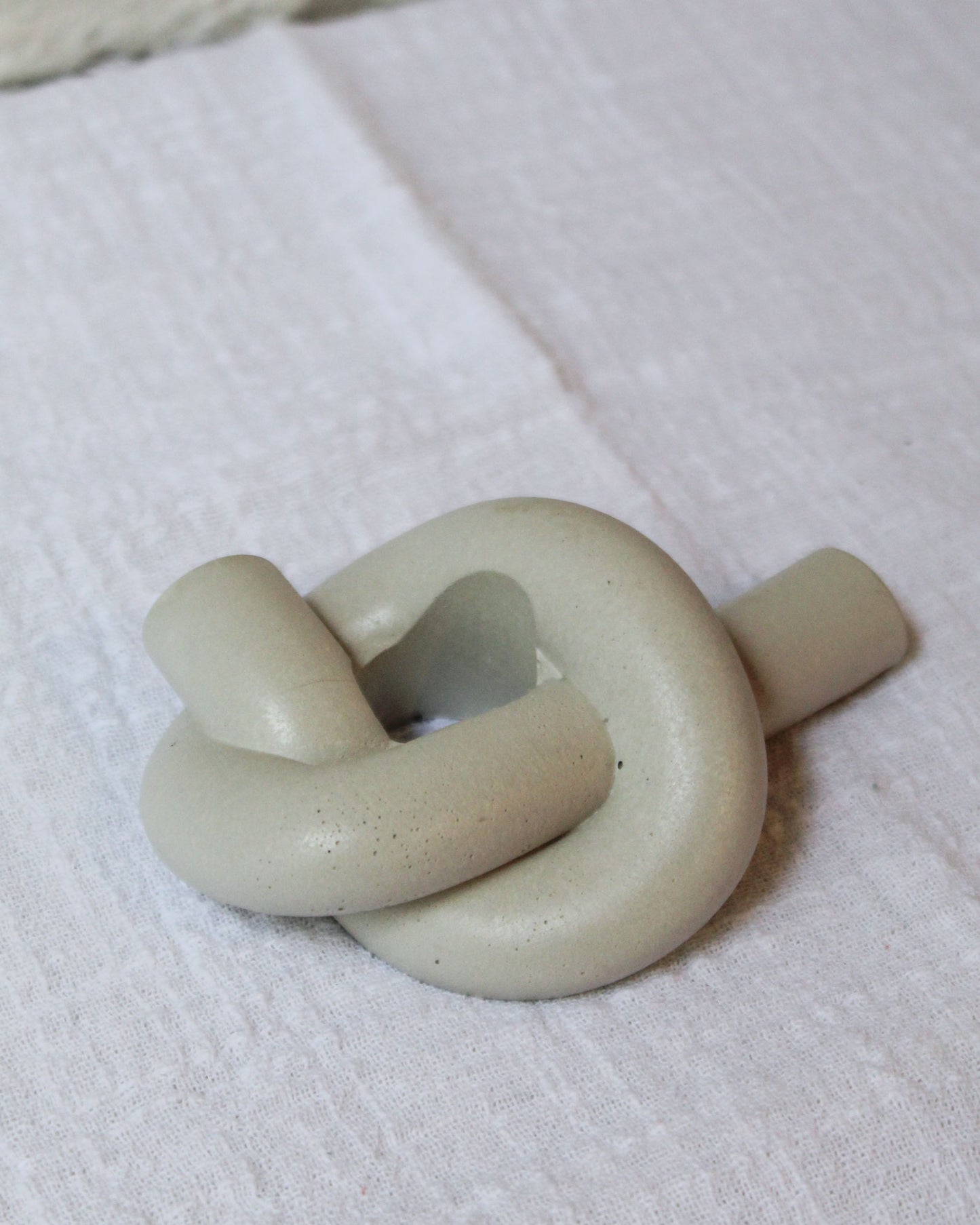9 CHRISTOPHER Knot Concrete Candle Holder in Grey