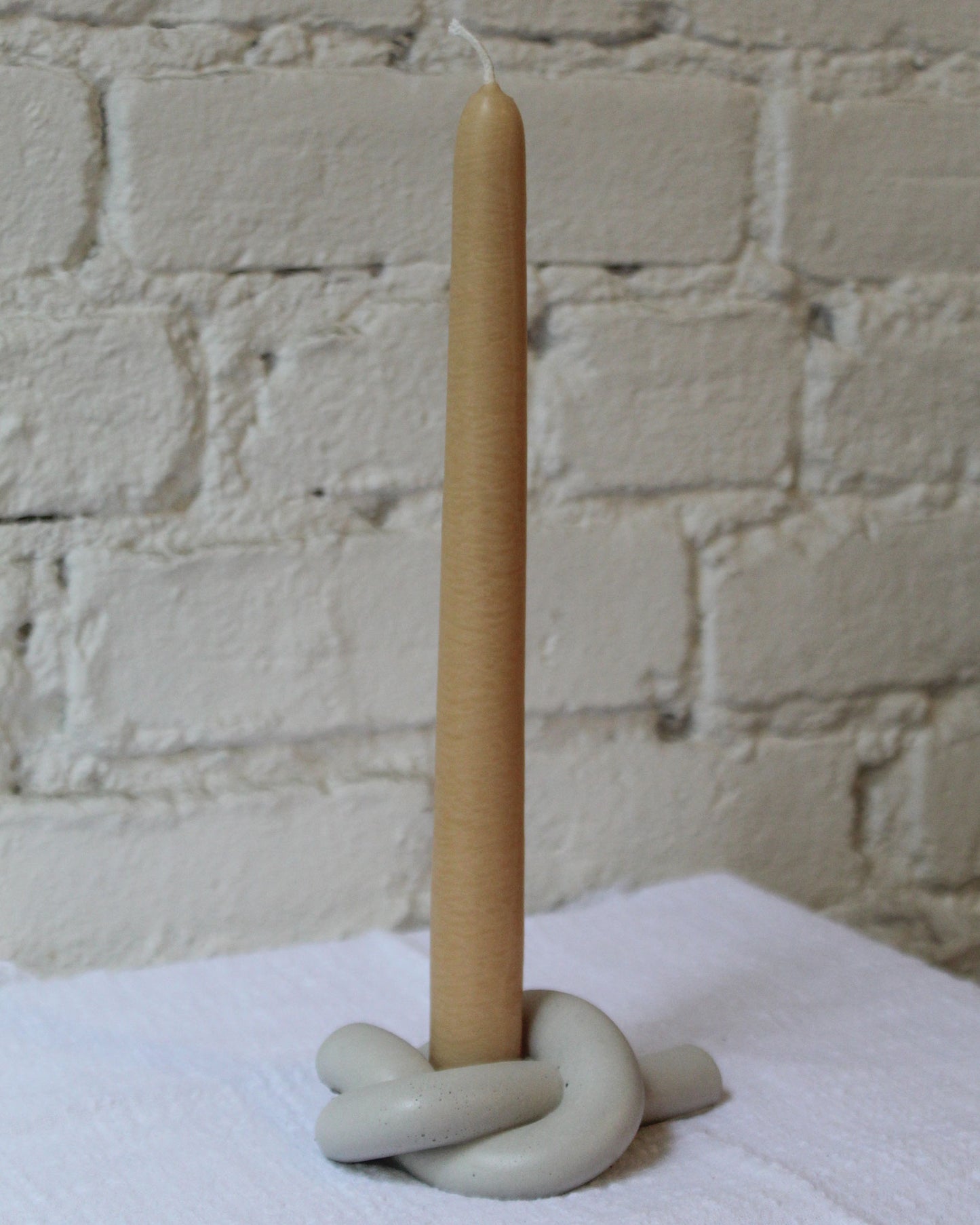 9 CHRISTOPHER Knot Concrete Candle Holder in Grey