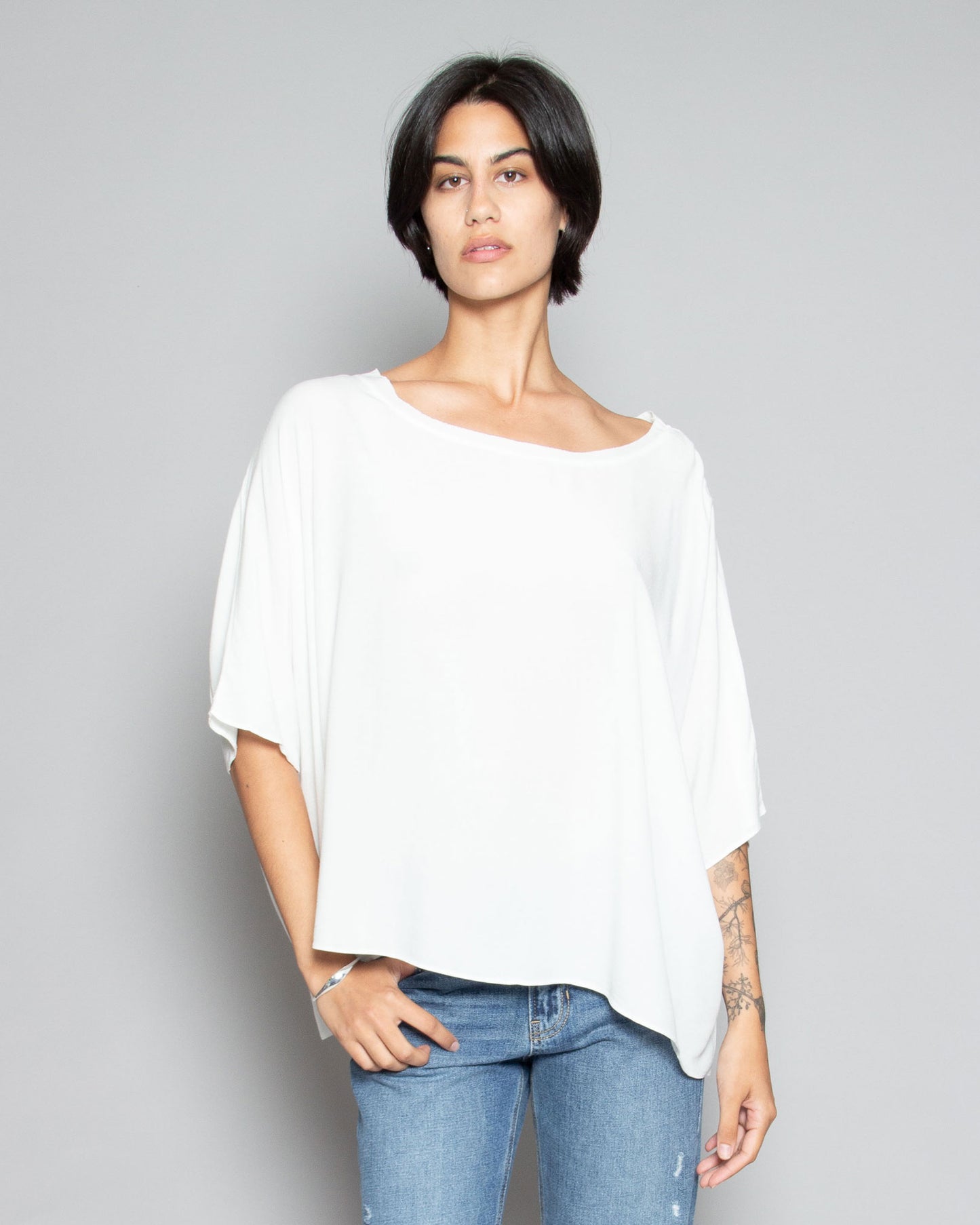 PERSONS Quinn Relaxed Tee in Chalk