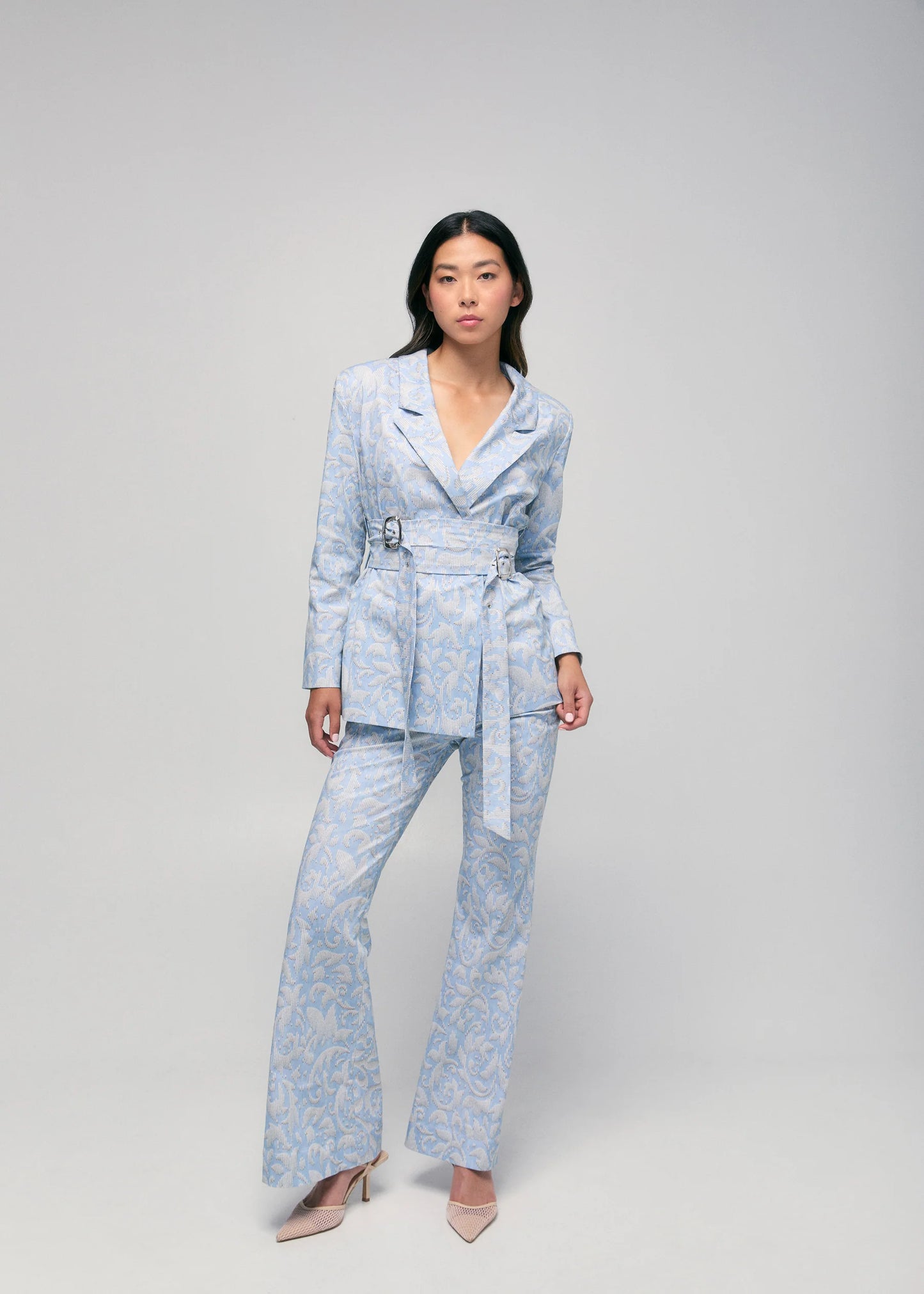 HILARY MACMILLAN Twill Double Belted Boyfriend Blazer in Blue & White