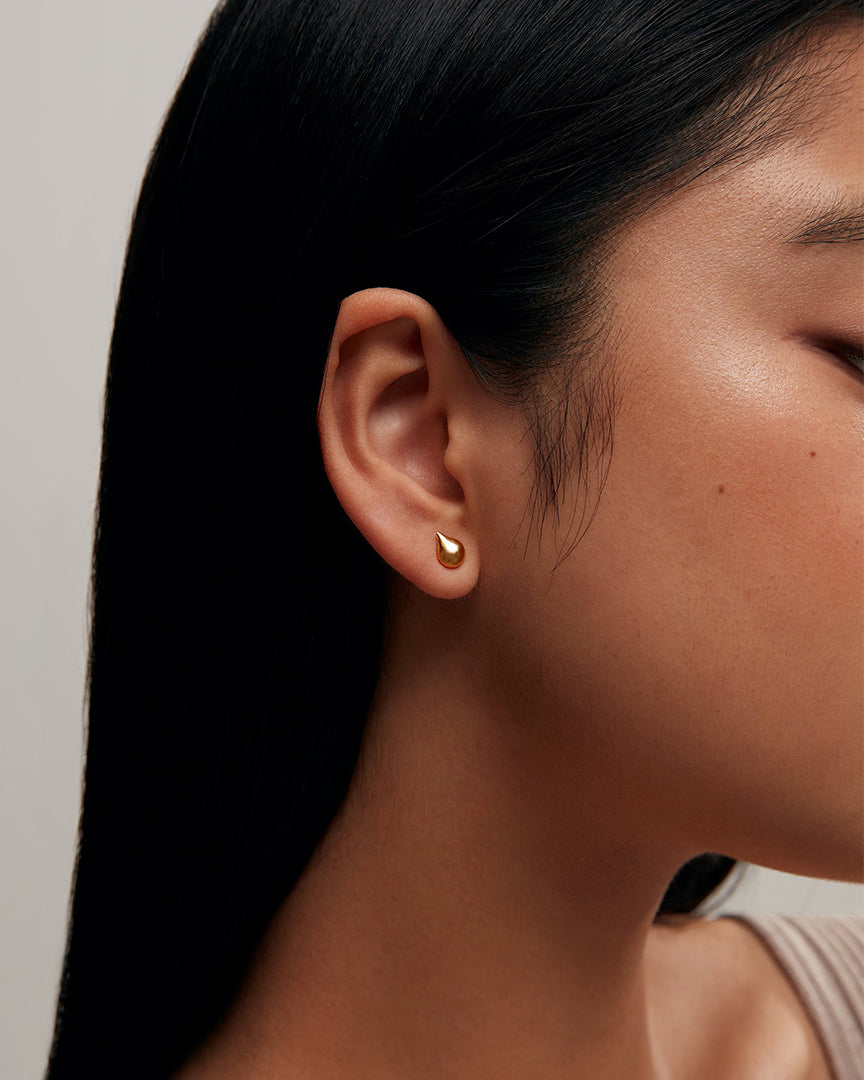 IDAMARI Droplet Studs in Gold