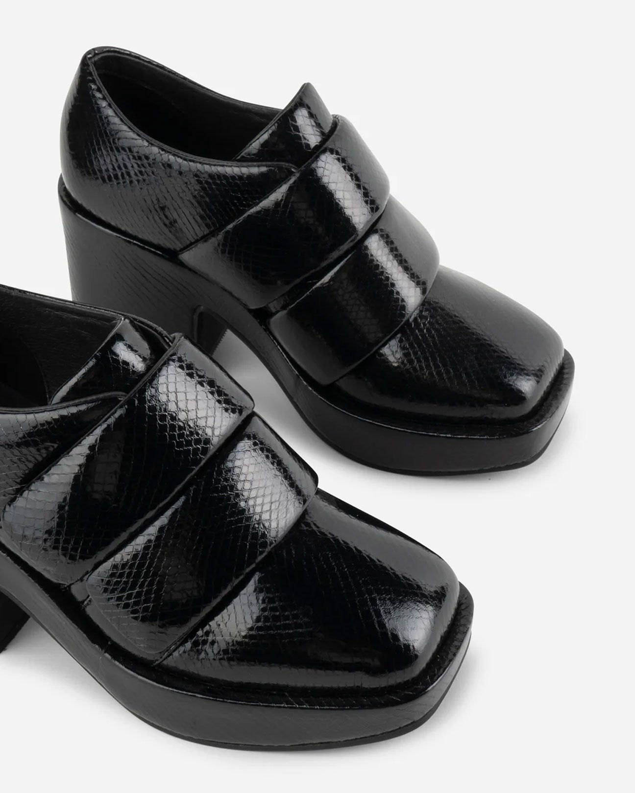 INTENTIONALLy BLANK Crime Platform Loafer in Black