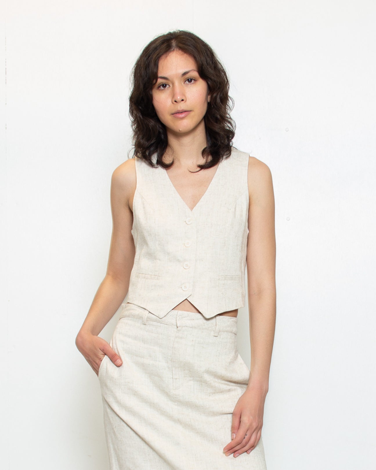 PERSONS Dani Linen Vest in Sand