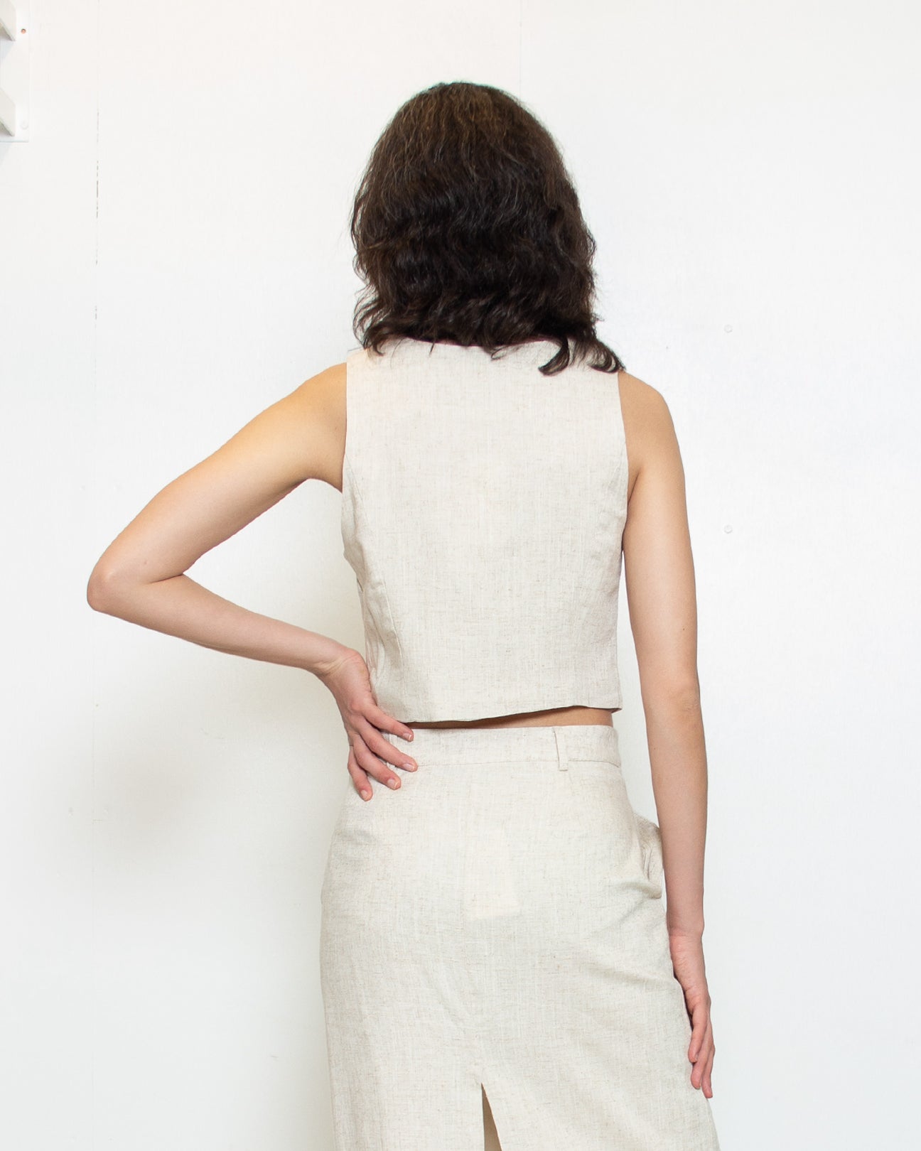 PERSONS Dani Linen Vest in Sand