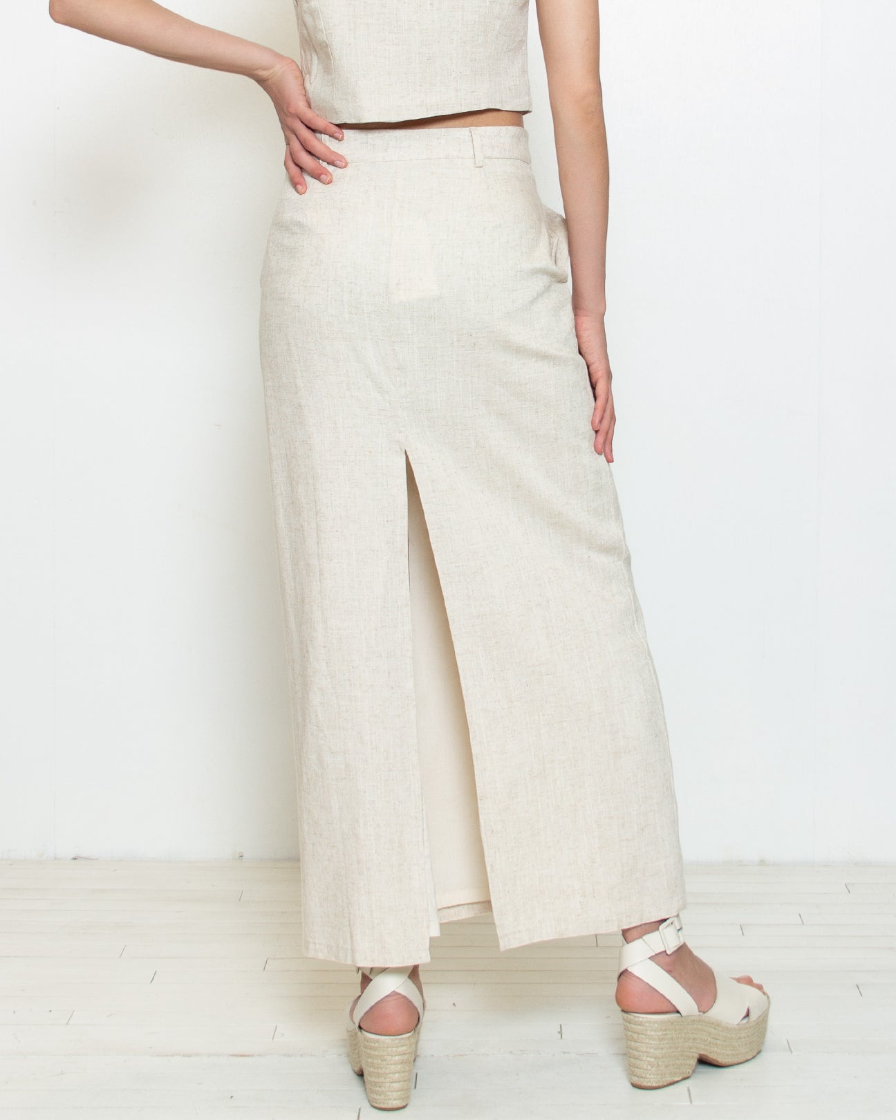 PERSONS Delilah Linen Skirt in Sand