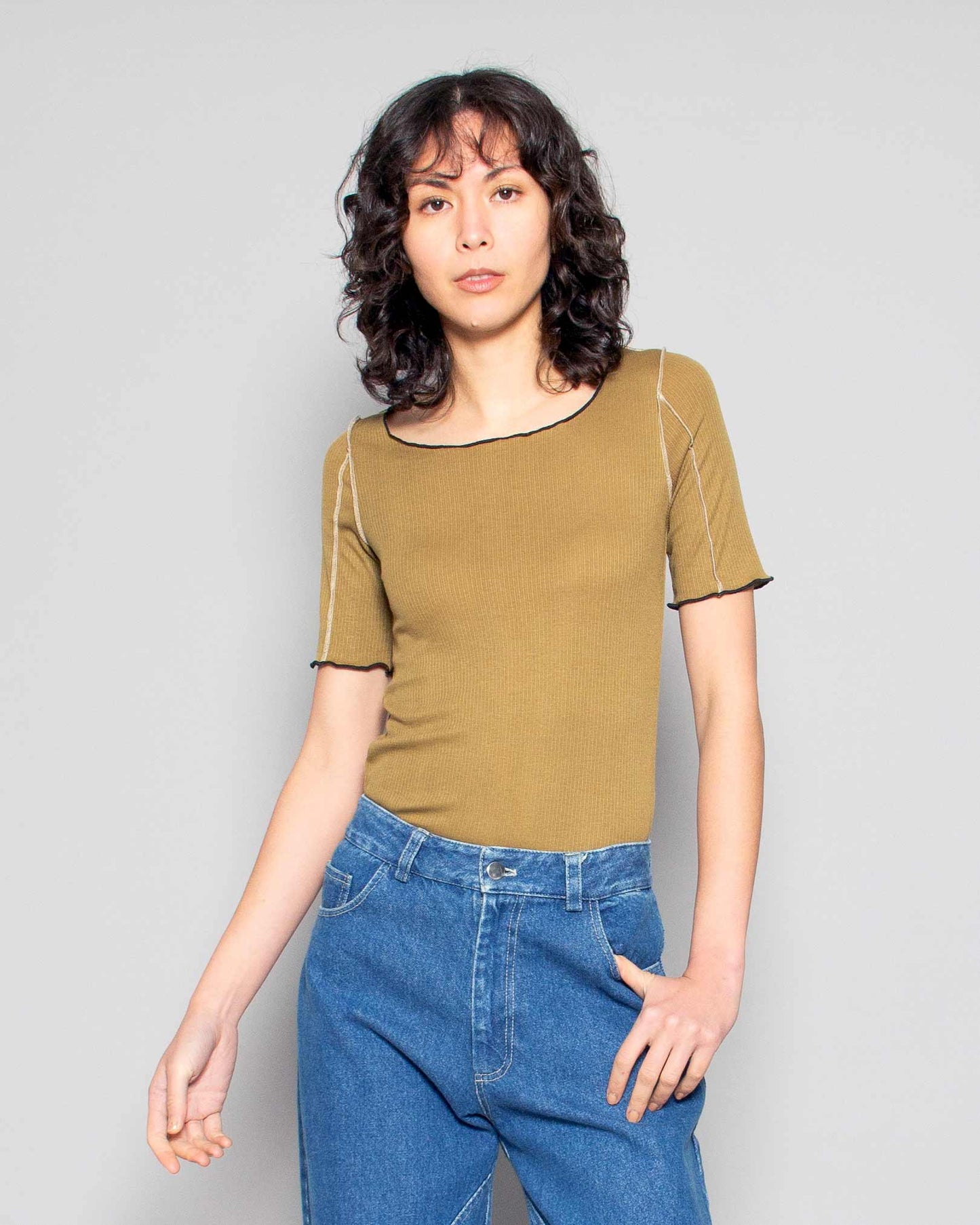 PERSONS Hayes Contrast Rib Tee in Olive available at Lahn.shop