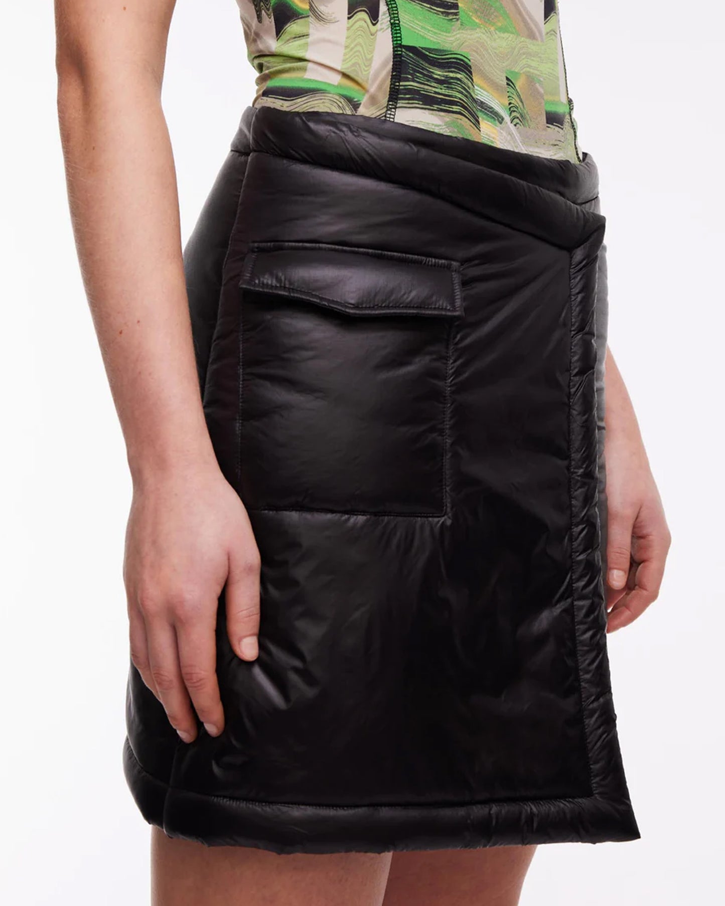 OVAL SQUARE Punk Skirt in Black