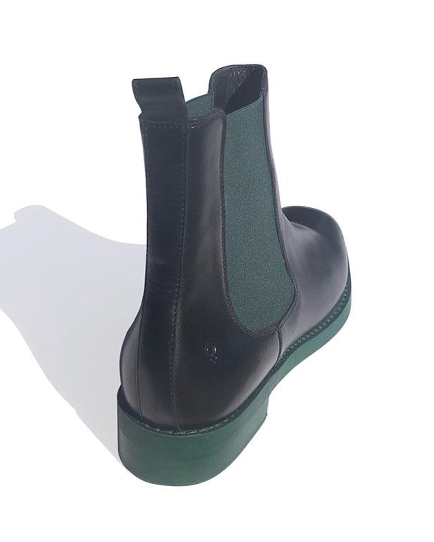 SUZANNE RAE Chelsea Boot in Black/Green